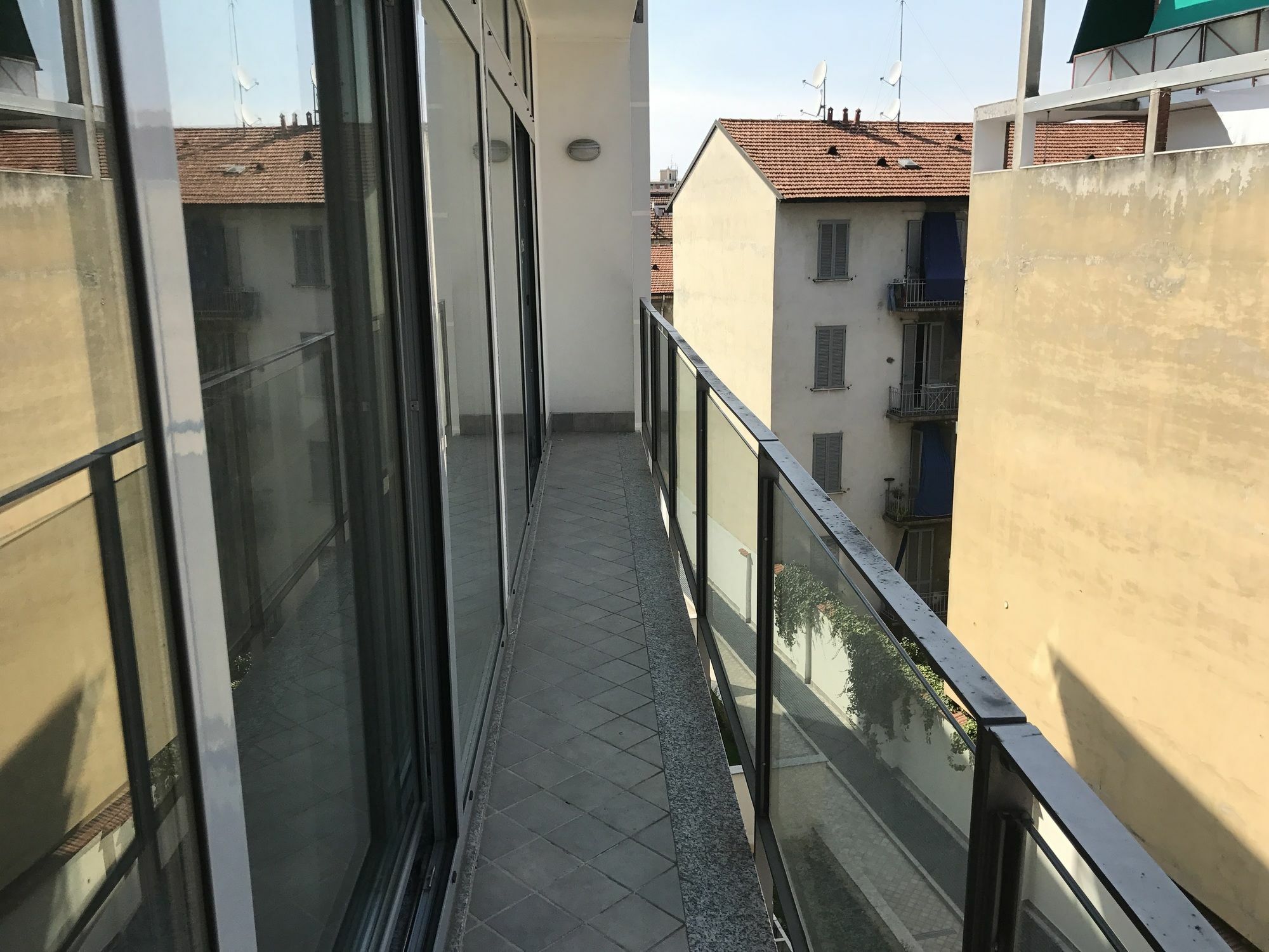 Red Line Apartments Milano Exteriör bild